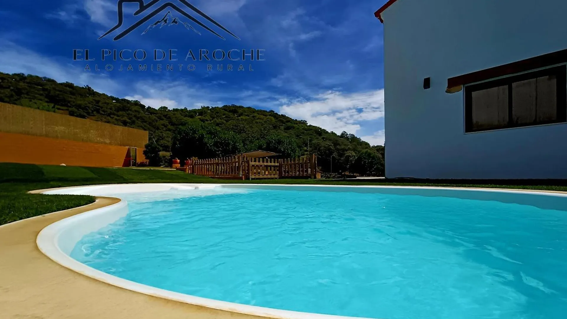 Villa El Pico De Aroche 0*,  España